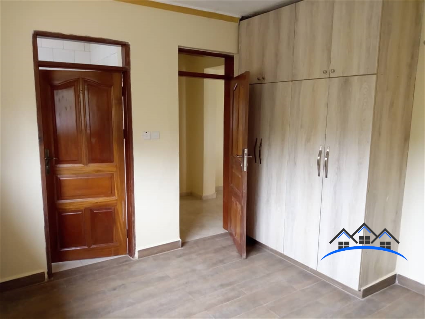 Villa for rent in Lweza Wakiso
