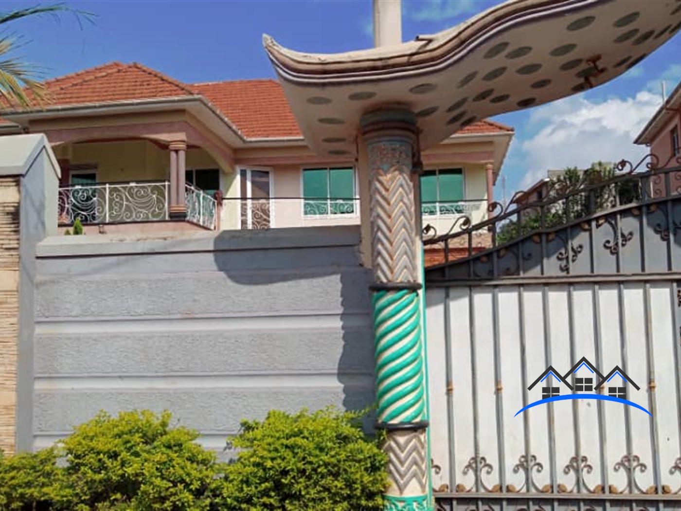 Mansion for sale in Kitende Wakiso