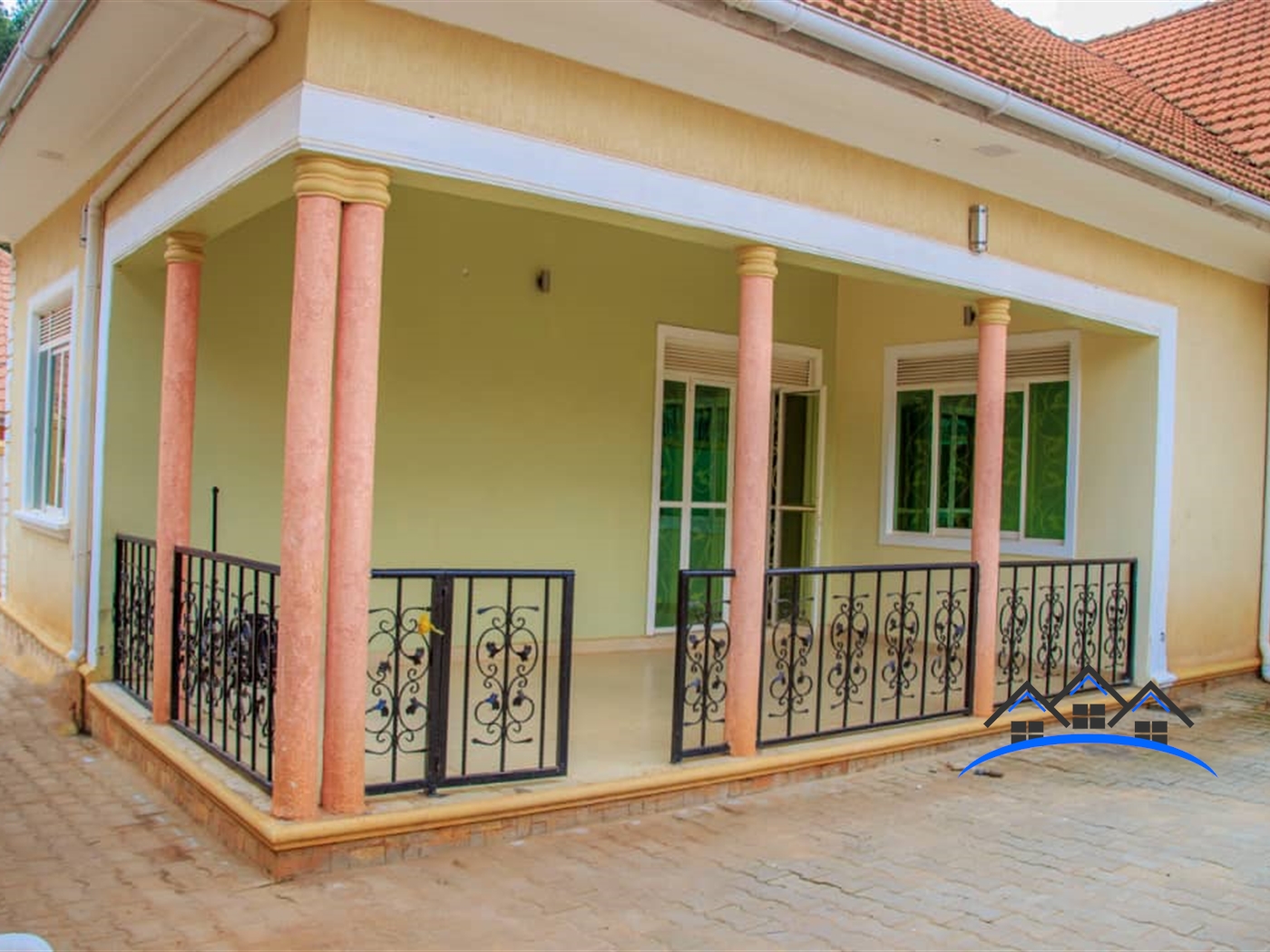 Mansion for sale in Kisaasi Wakiso