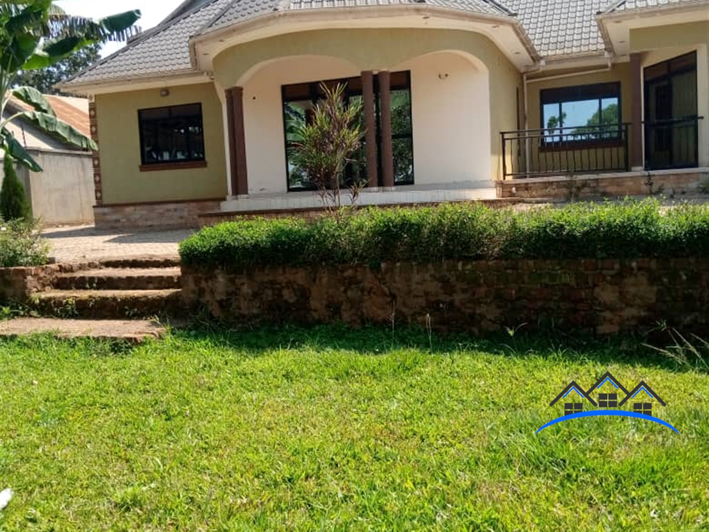 Bungalow for sale in Town Kayunga