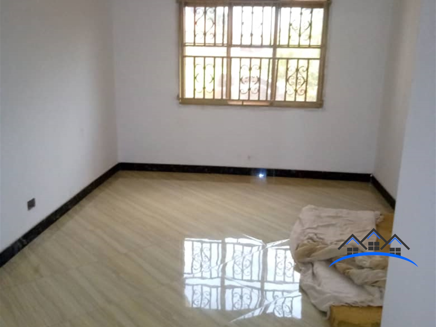 Bungalow for sale in Town Kayunga