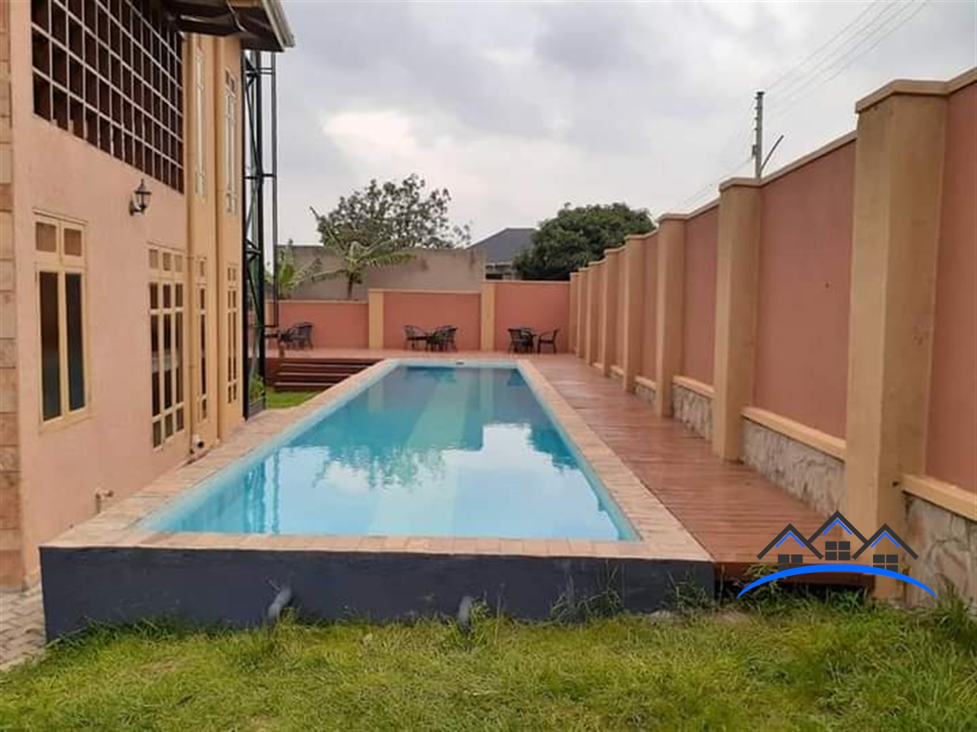 Storeyed house for sale in Munyonyo Kampala