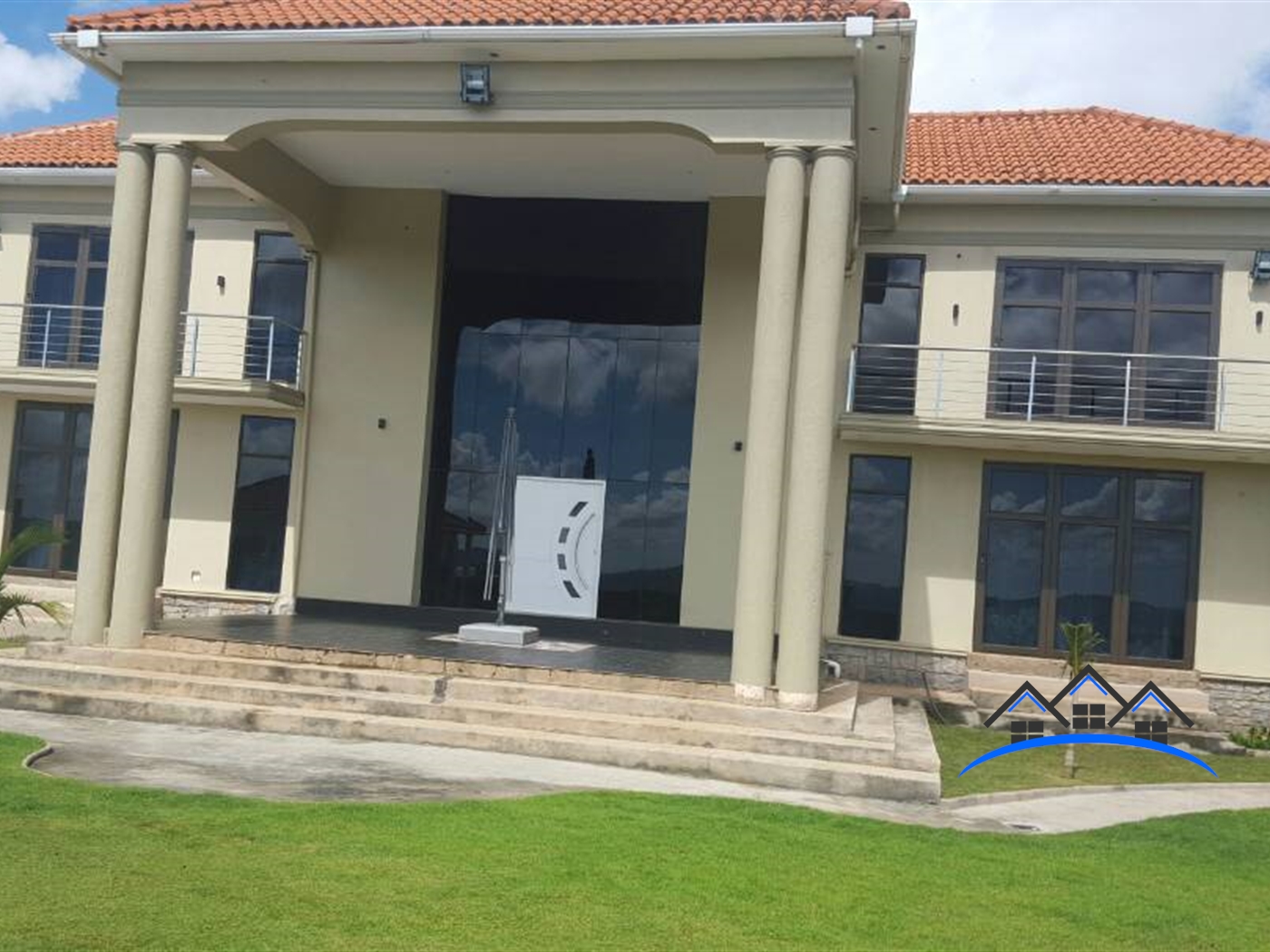 Storeyed house for sale in Bwebajja Wakiso