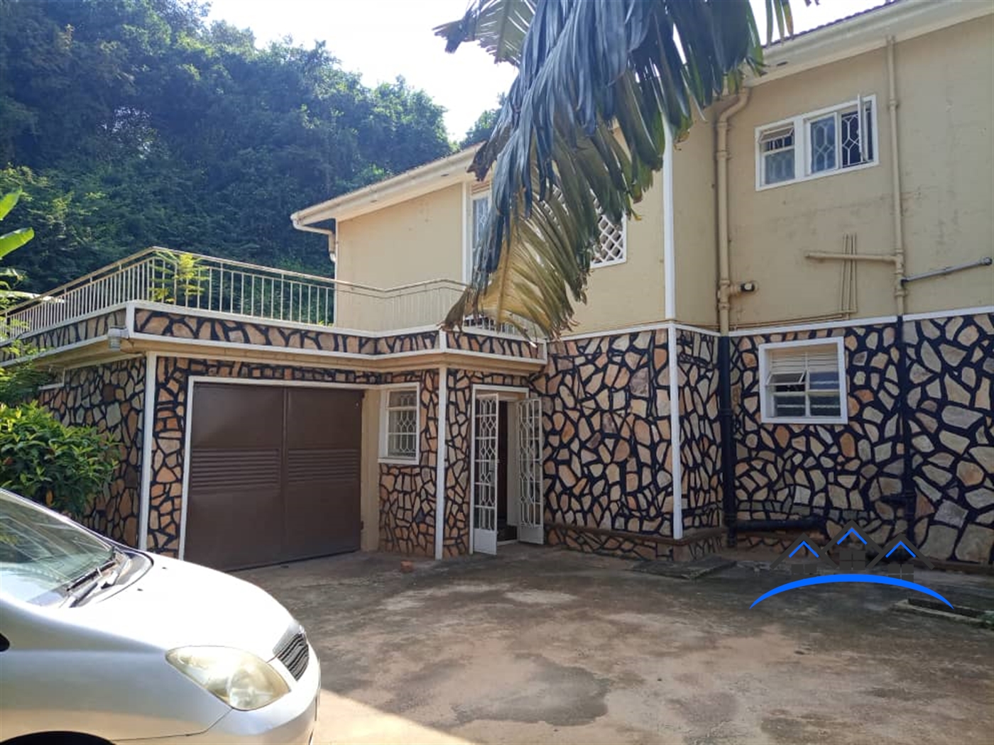 Storeyed house for sale in Kizungu Kampala