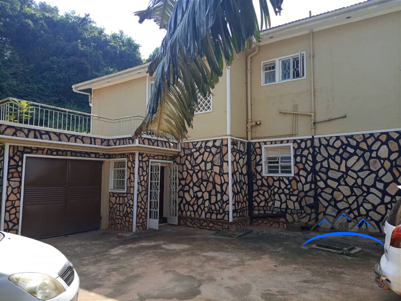 Storeyed house for sale in Kizungu Kampala