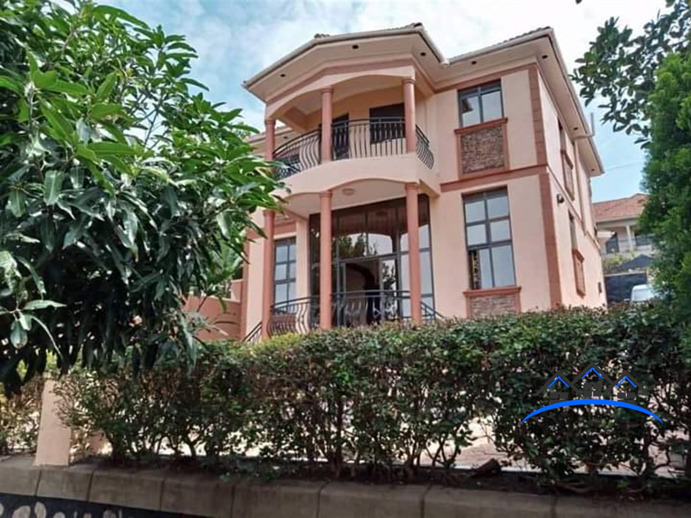 Storeyed house for sale in Seguku Wakiso