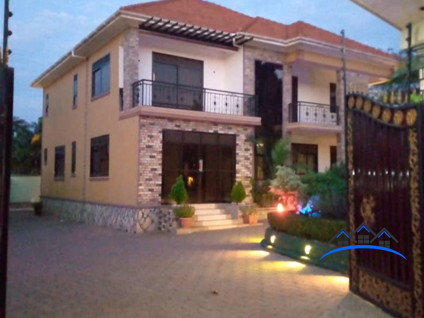 Storeyed house for sale in Nakweelo Wakiso