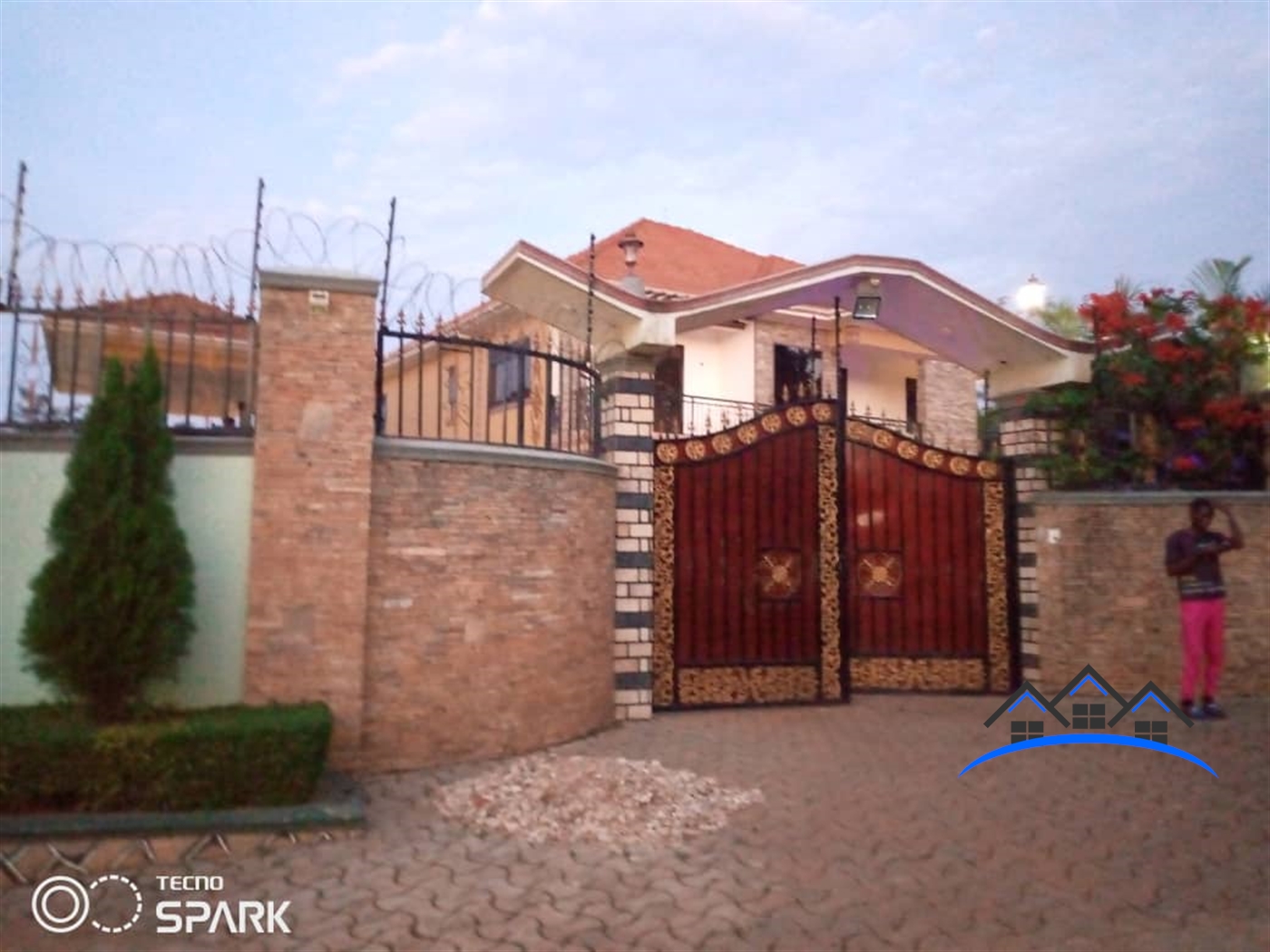 Storeyed house for sale in Nakweelo Wakiso