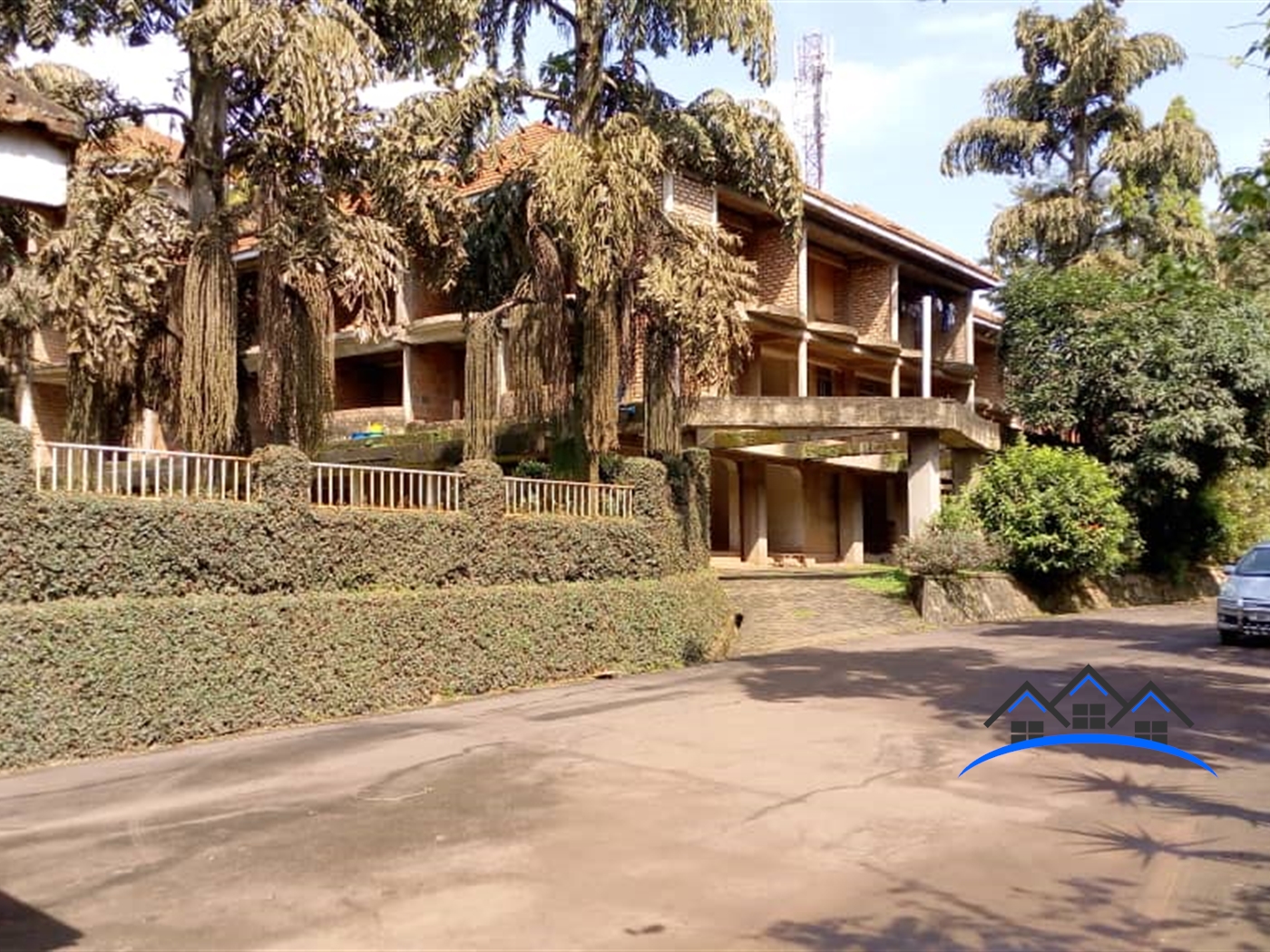 Shell House for sale in Kololo Kampala