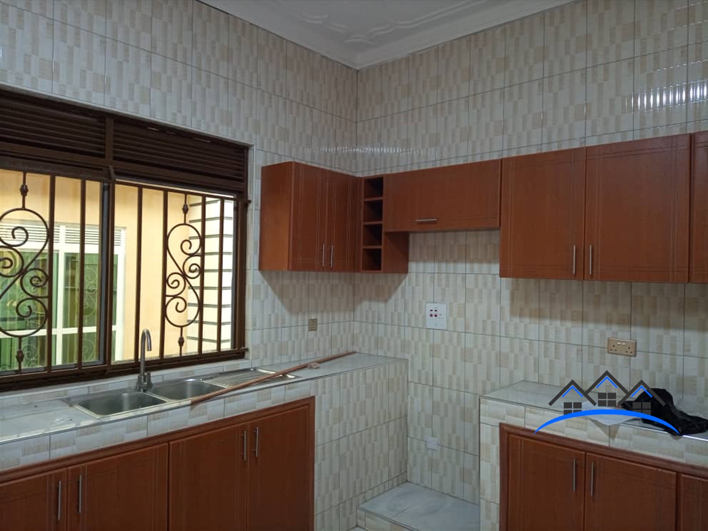 Bungalow for sale in Kitende Wakiso