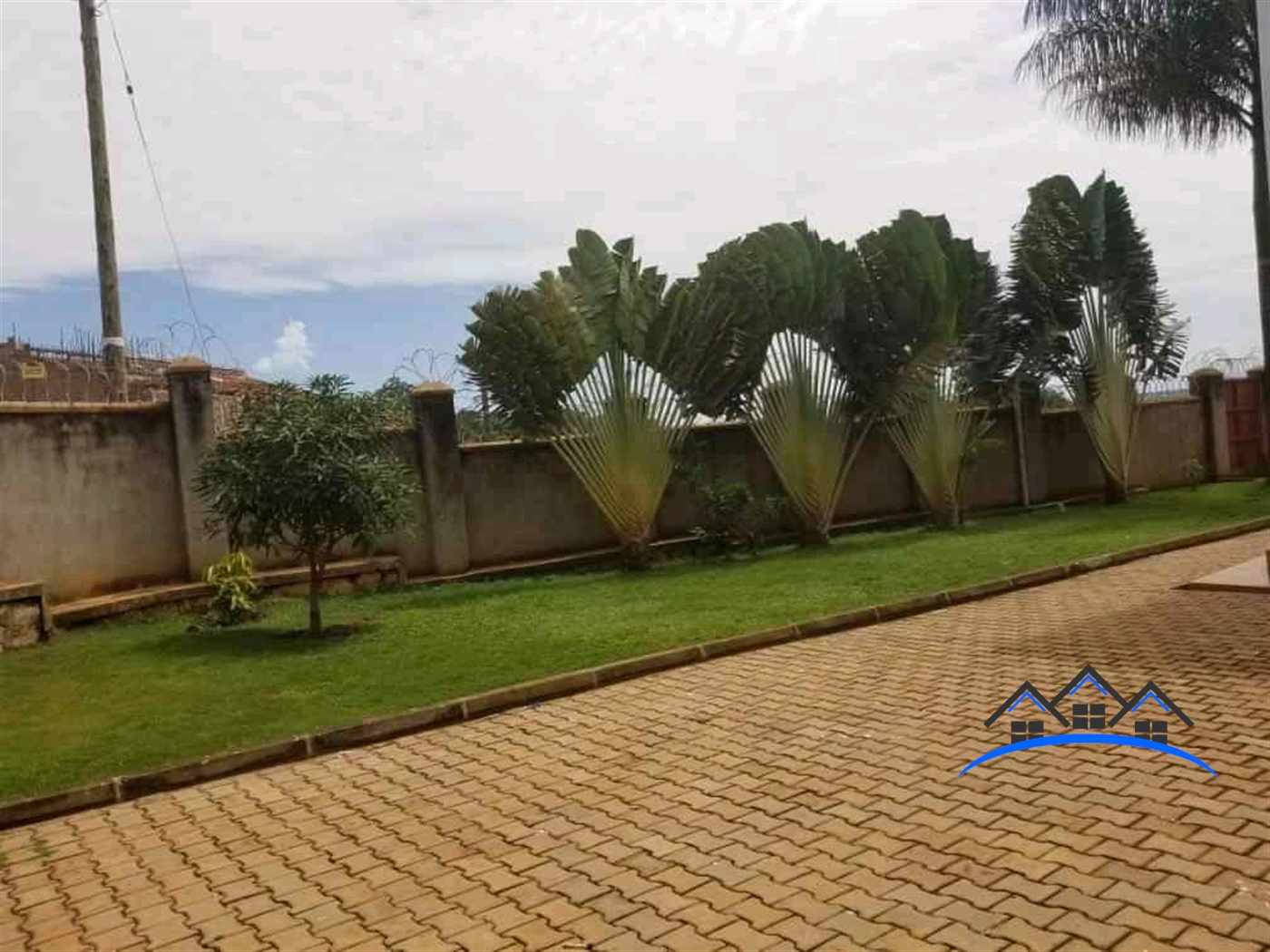 Storeyed house for sale in Lweza Wakiso