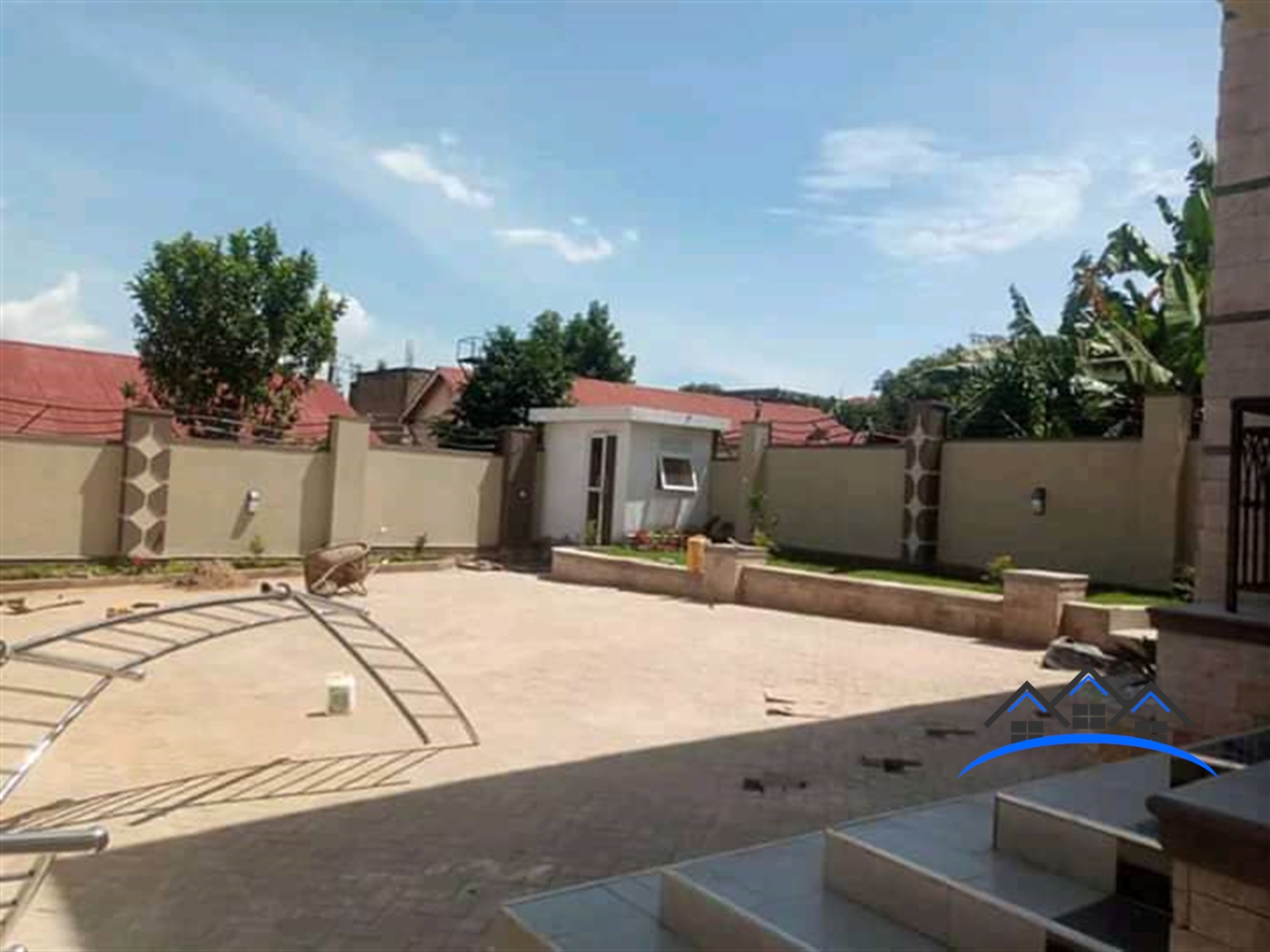 Storeyed house for sale in Munyonyo Kampala