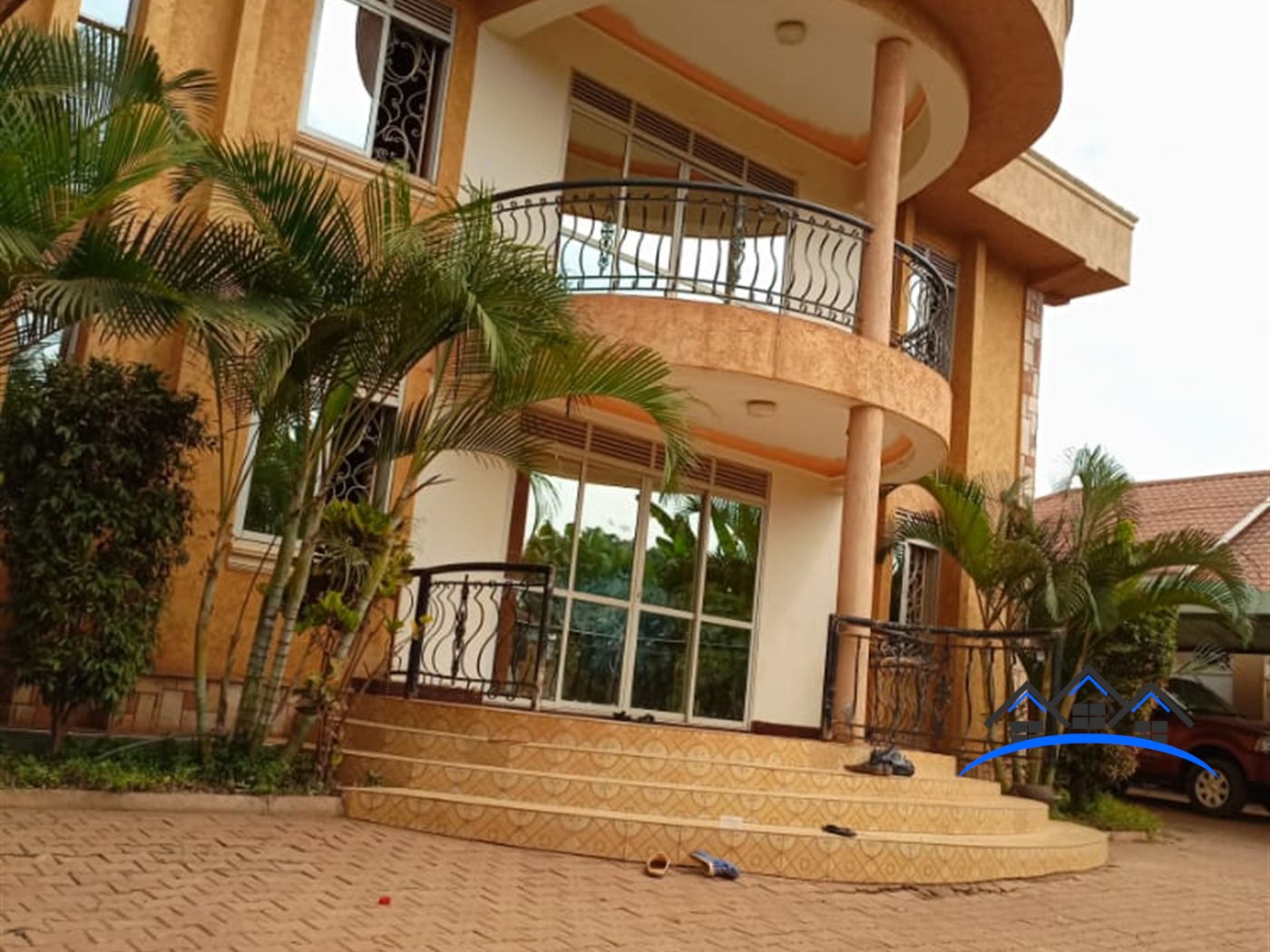 Storeyed house for sale in Seguku Wakiso