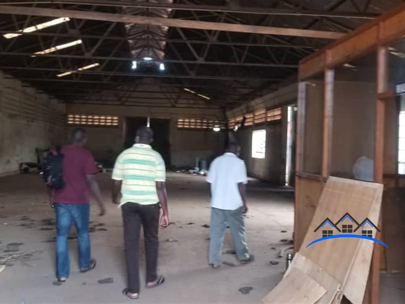 Warehouse for sale in Bugoloobi Kampala