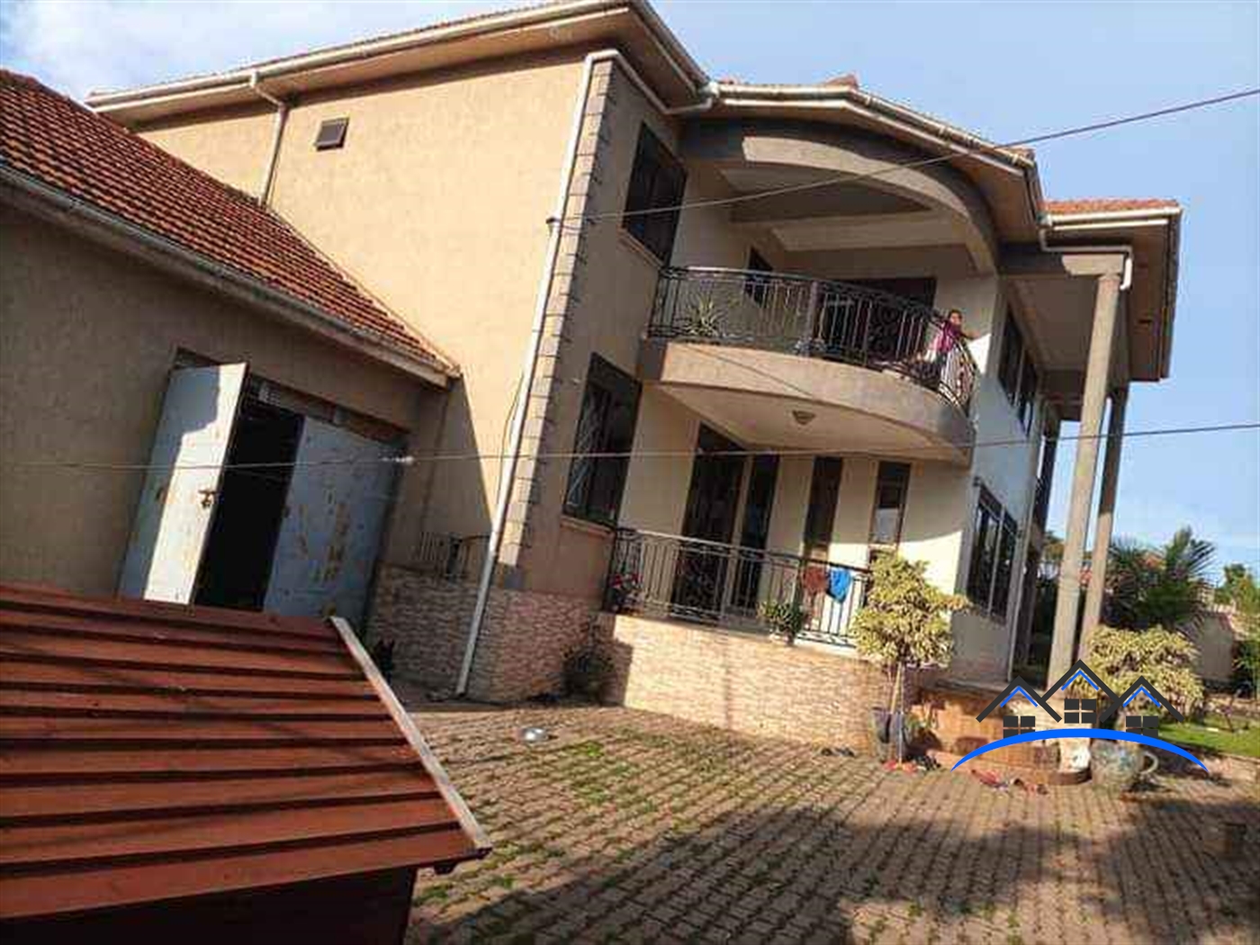 Storeyed house for sale in Munyonyo Kampala