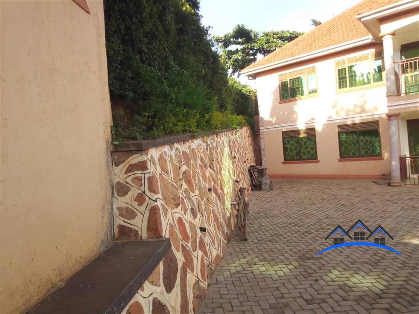 Storeyed house for sale in Seguku Wakiso