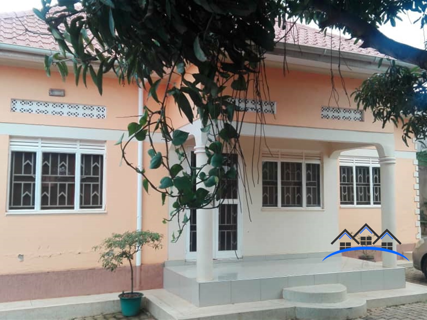 Bungalow for sale in Kitende Wakiso