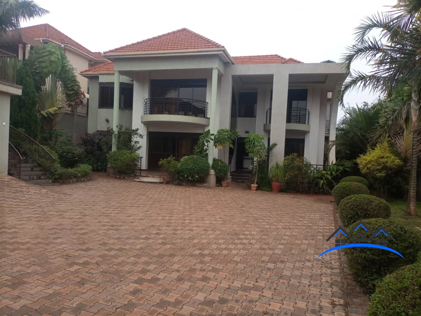 Storeyed house for sale in Munyonyo Kampala