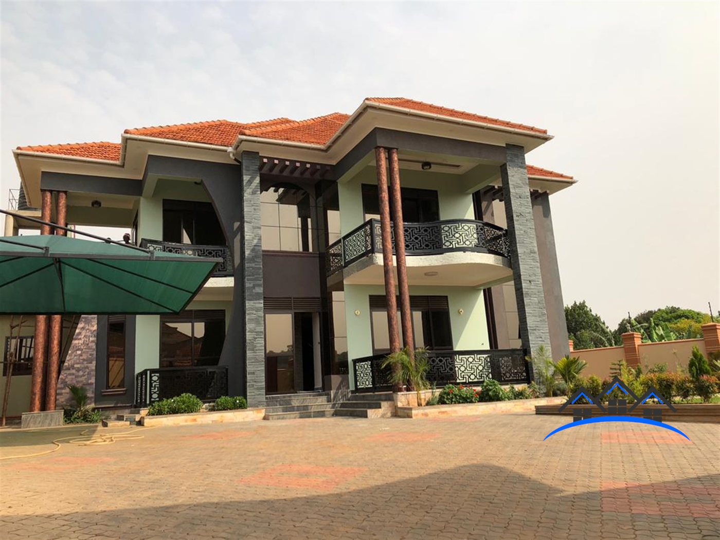 Storeyed house for sale in Kungu Wakiso