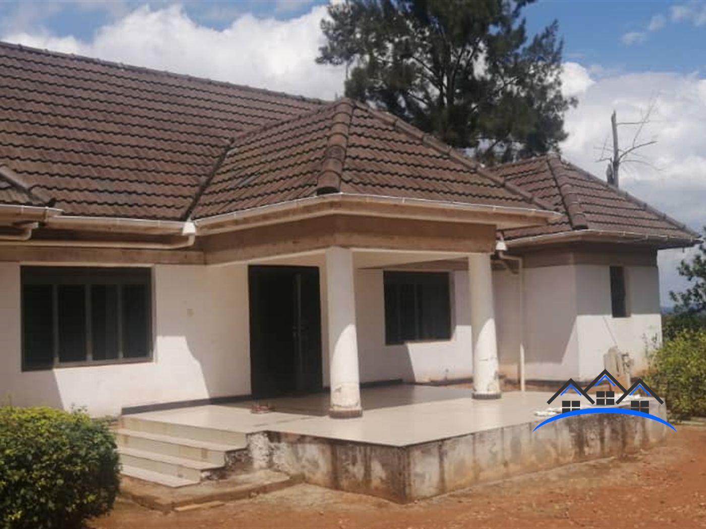 Storeyed house for sale in Bwebajja Wakiso