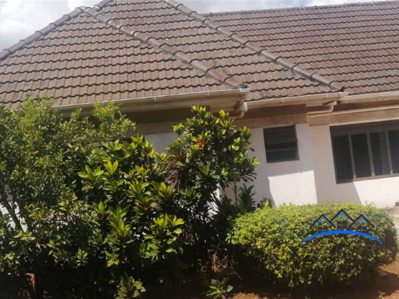 Storeyed house for sale in Bwebajja Wakiso