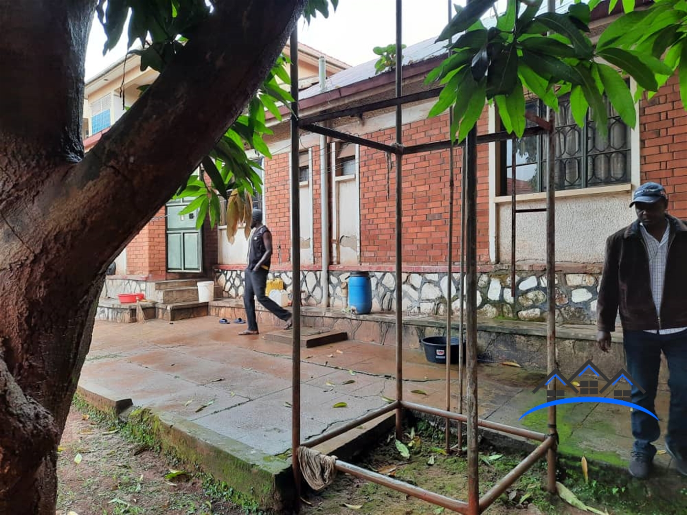 Storeyed house for sale in Bugoloobi Kampala