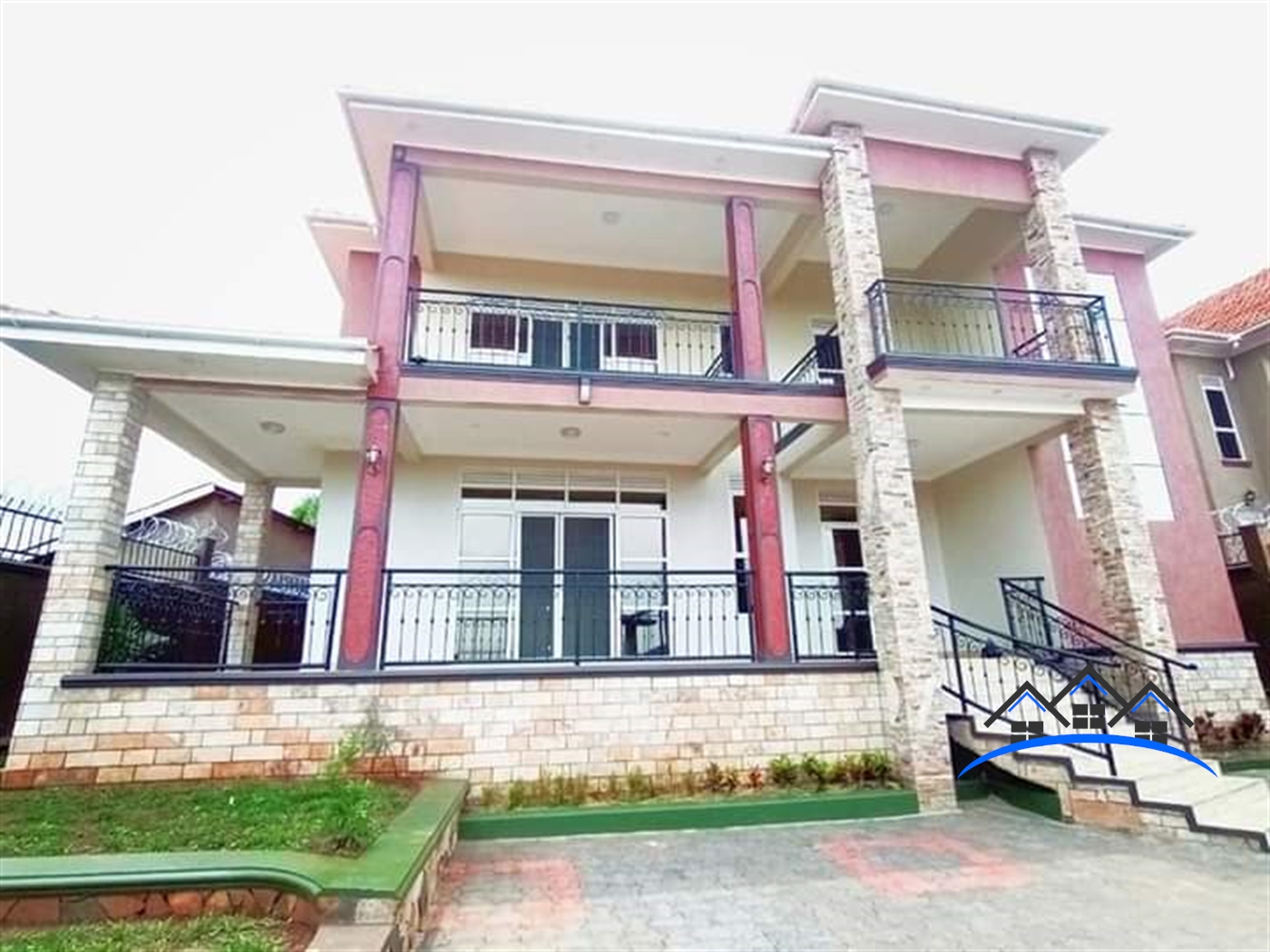 Storeyed house for sale in Kyanja Wakiso