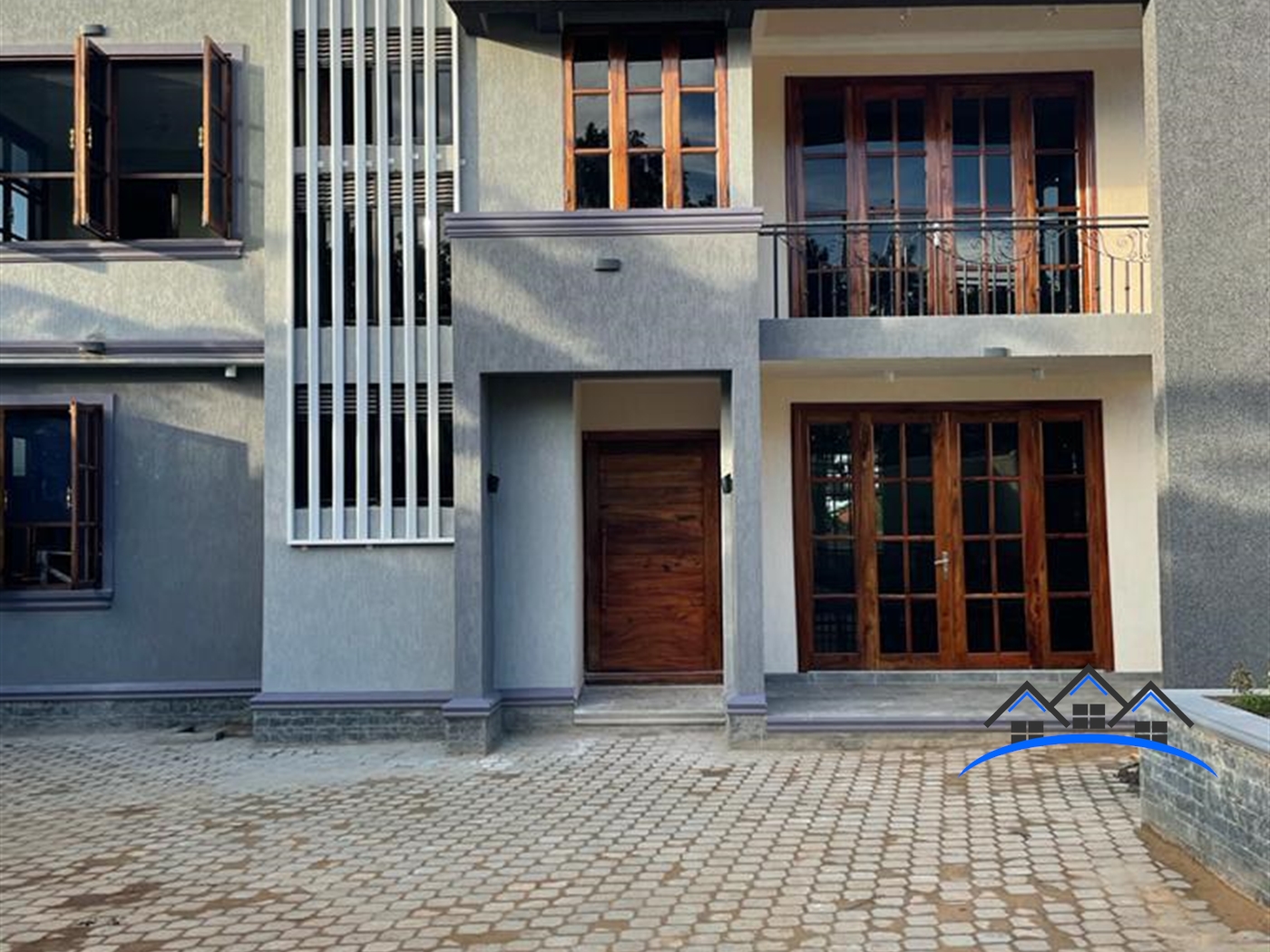 Storeyed house for sale in Munyonyo Kampala