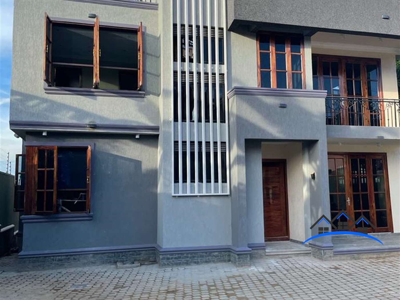 Storeyed house for sale in Munyonyo Kampala