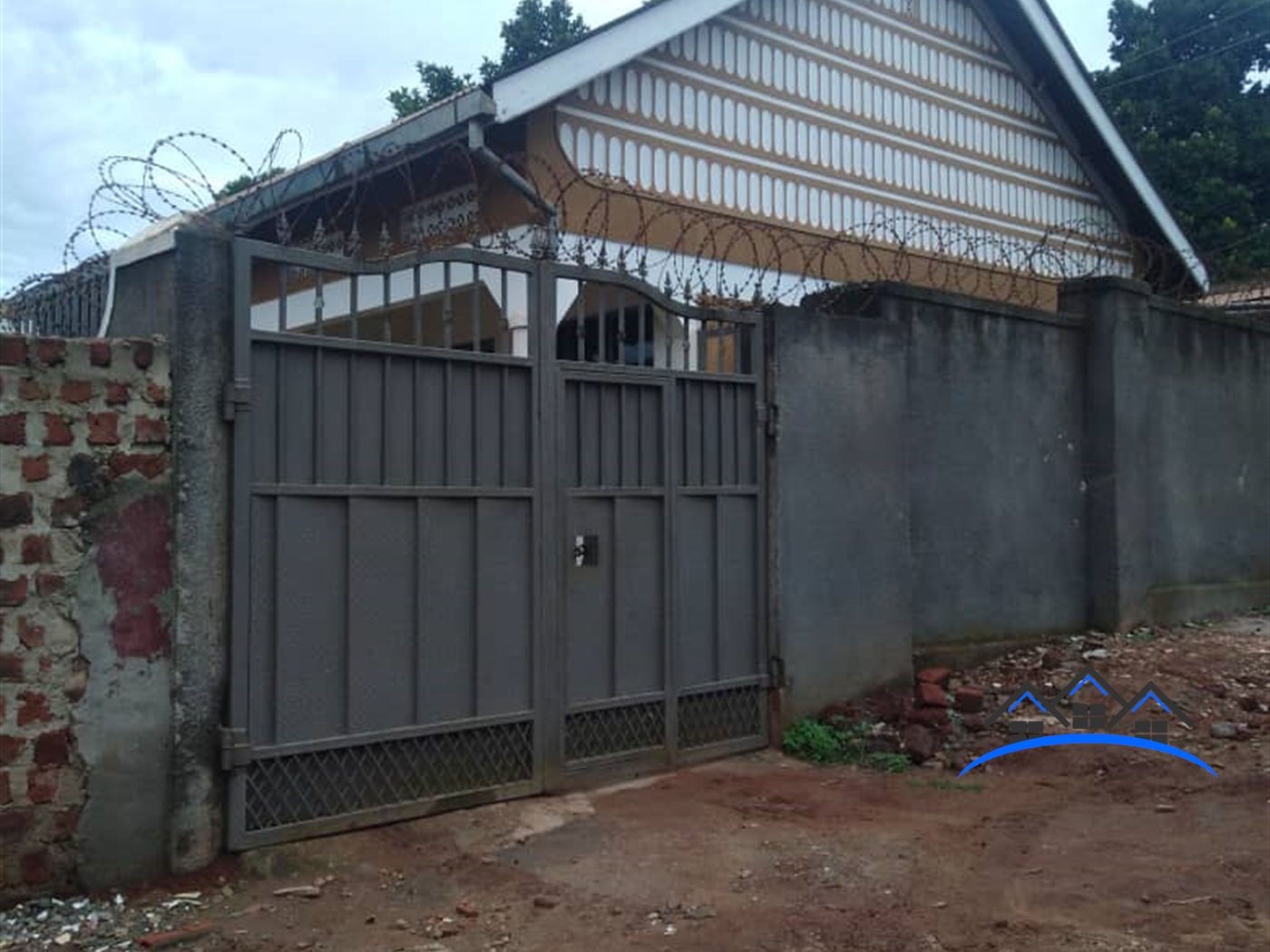 Bungalow for sale in Mutundwe Kampala