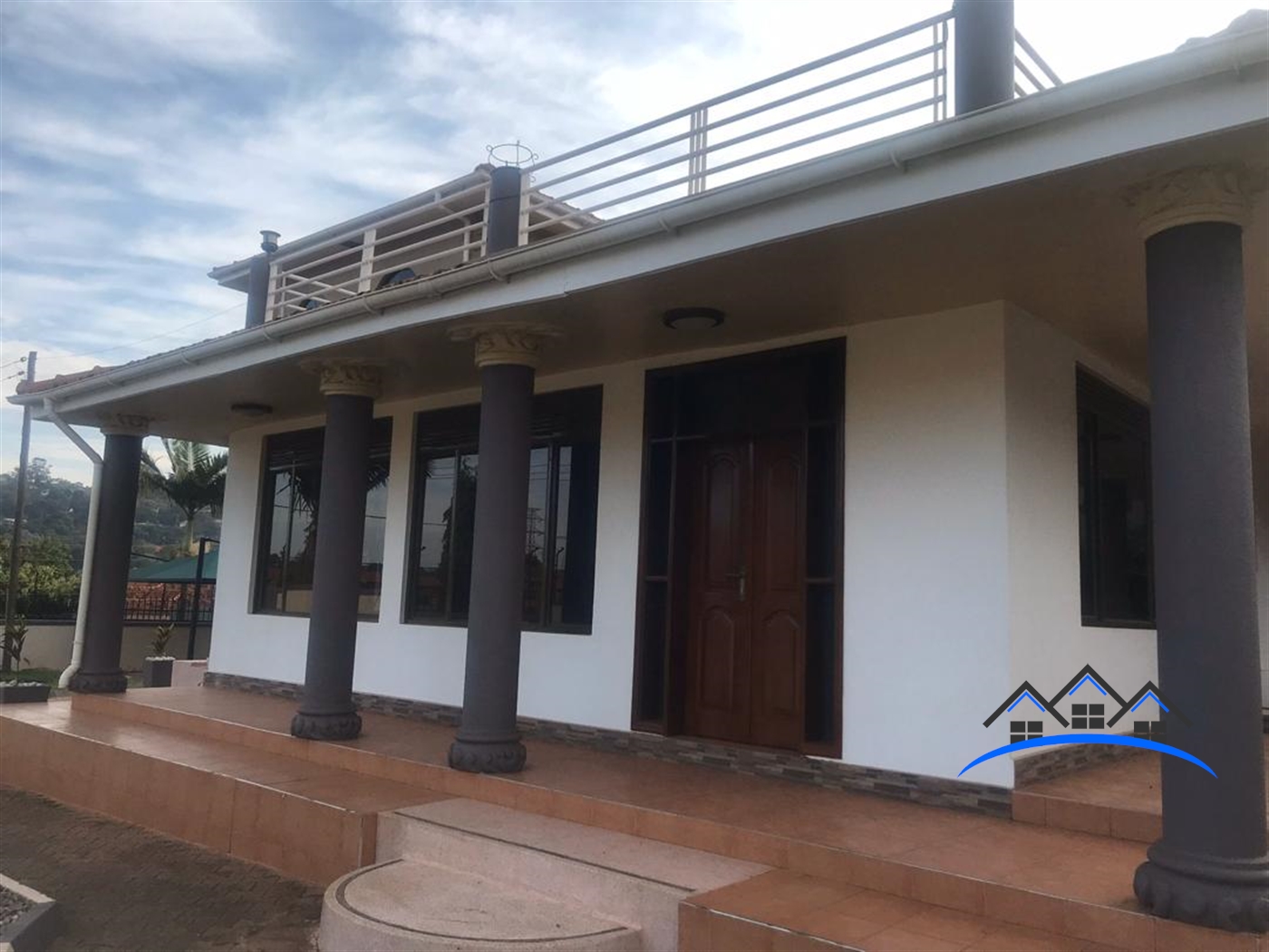 Storeyed house for sale in Munyonyo Kampala