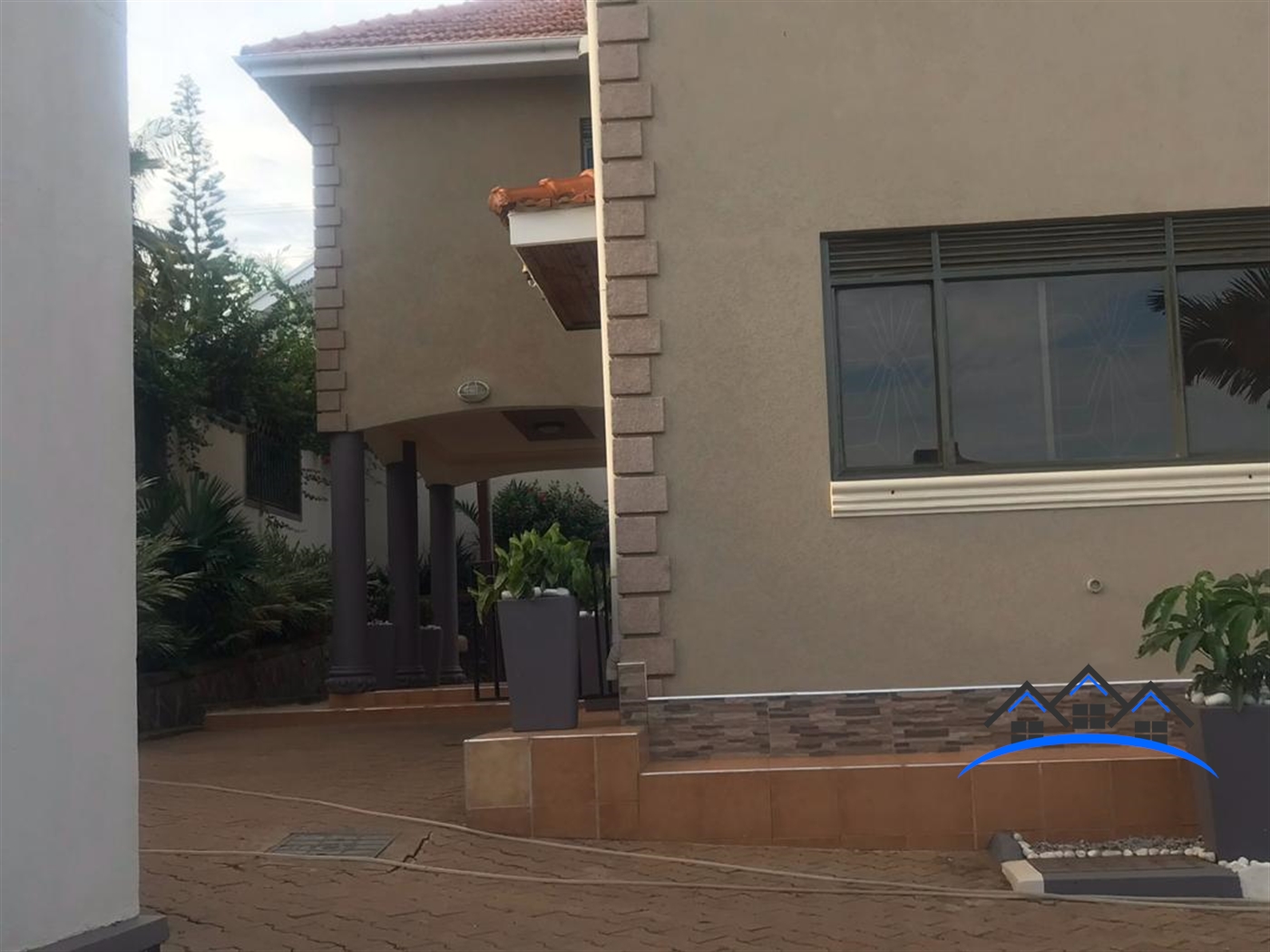 Storeyed house for sale in Munyonyo Kampala