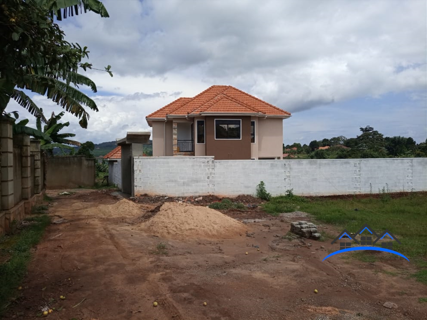 Storeyed house for sale in Kitende Wakiso