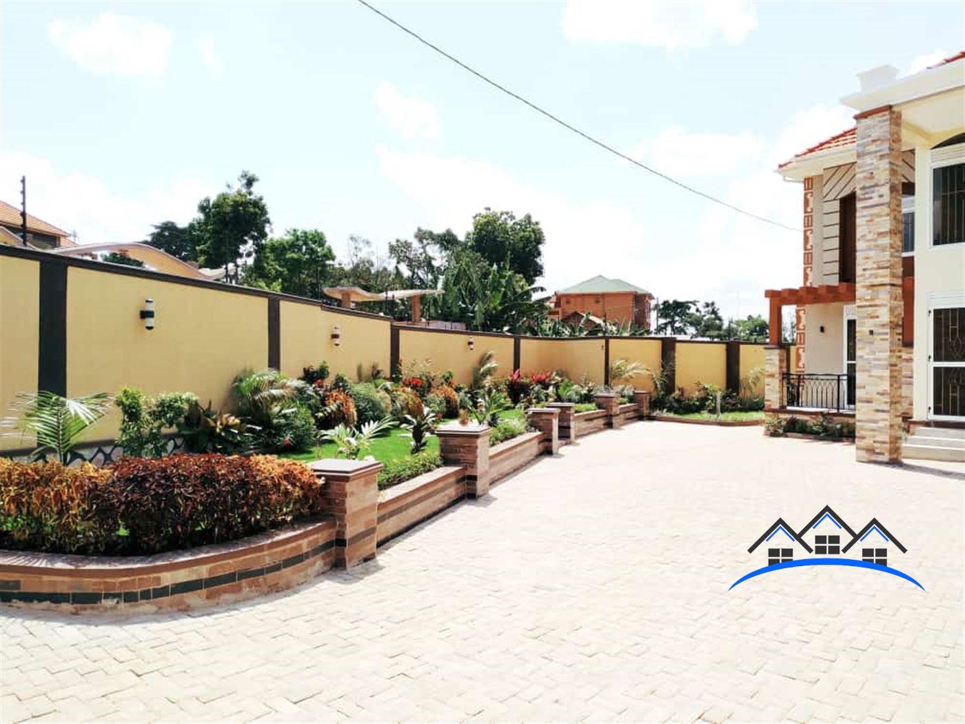 Storeyed house for sale in Kiwaatule Kampala