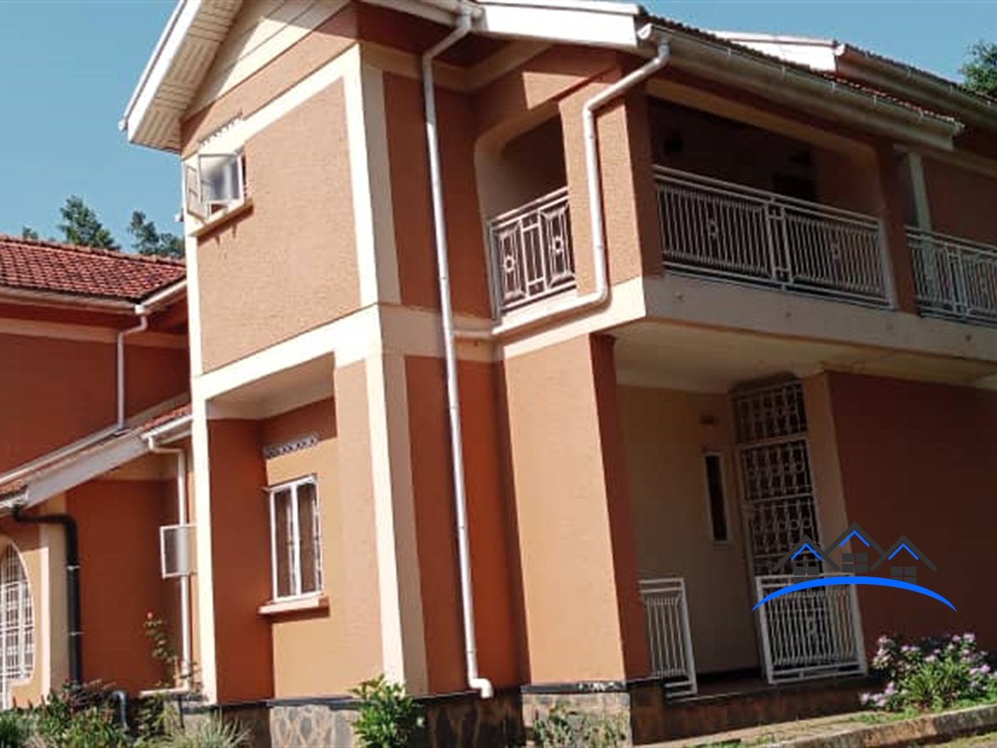 Storeyed house for rent in Bugoloobi Kampala