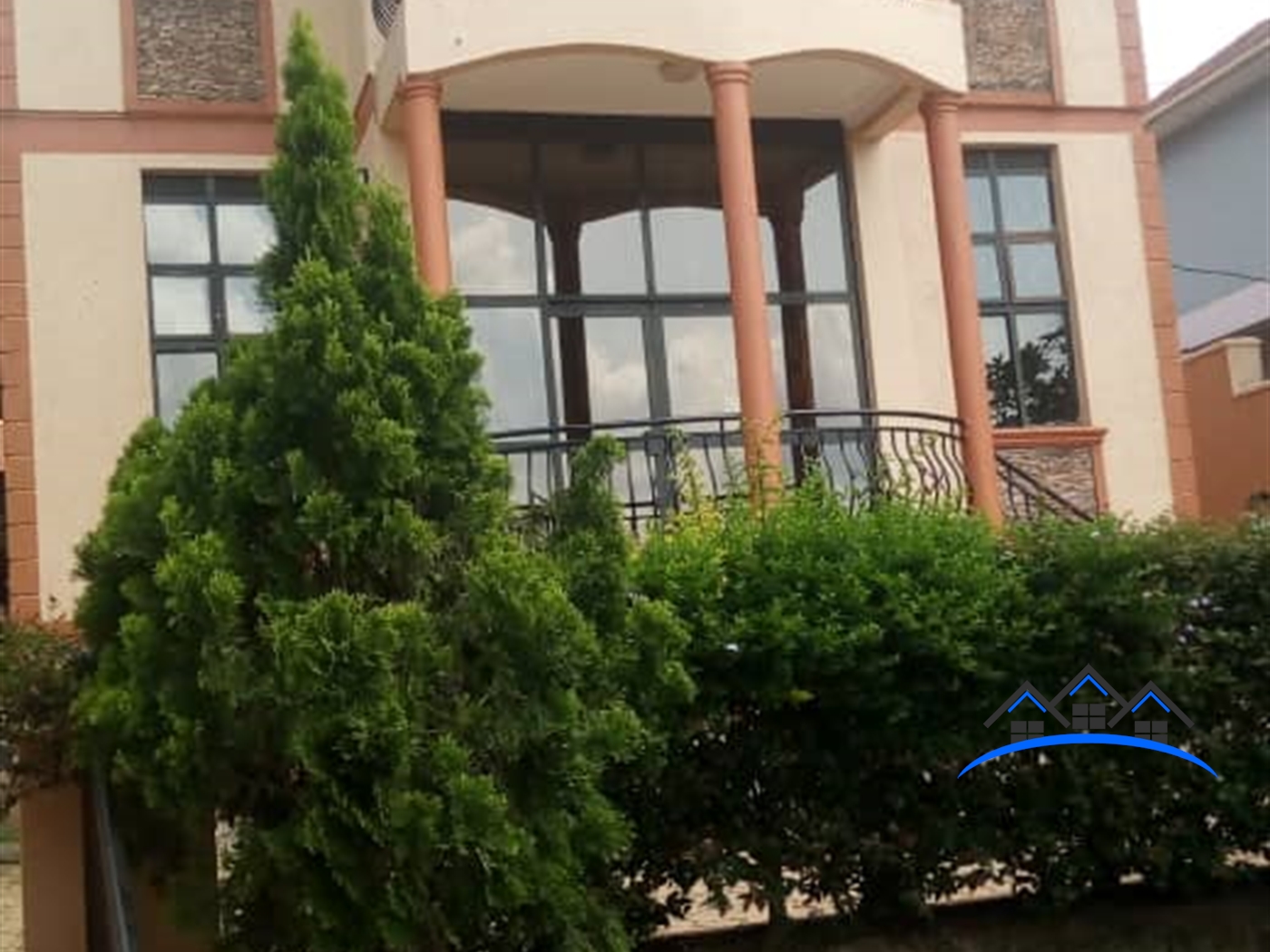 Storeyed house for sale in Seguku Wakiso