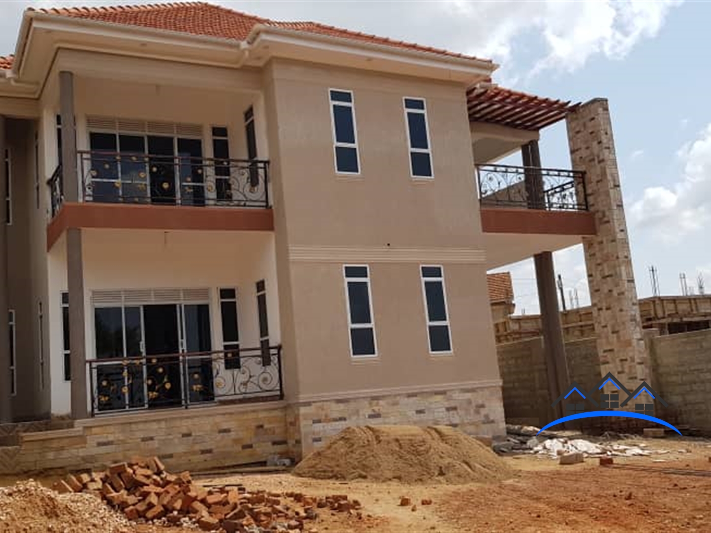 Storeyed house for sale in Kitende Wakiso