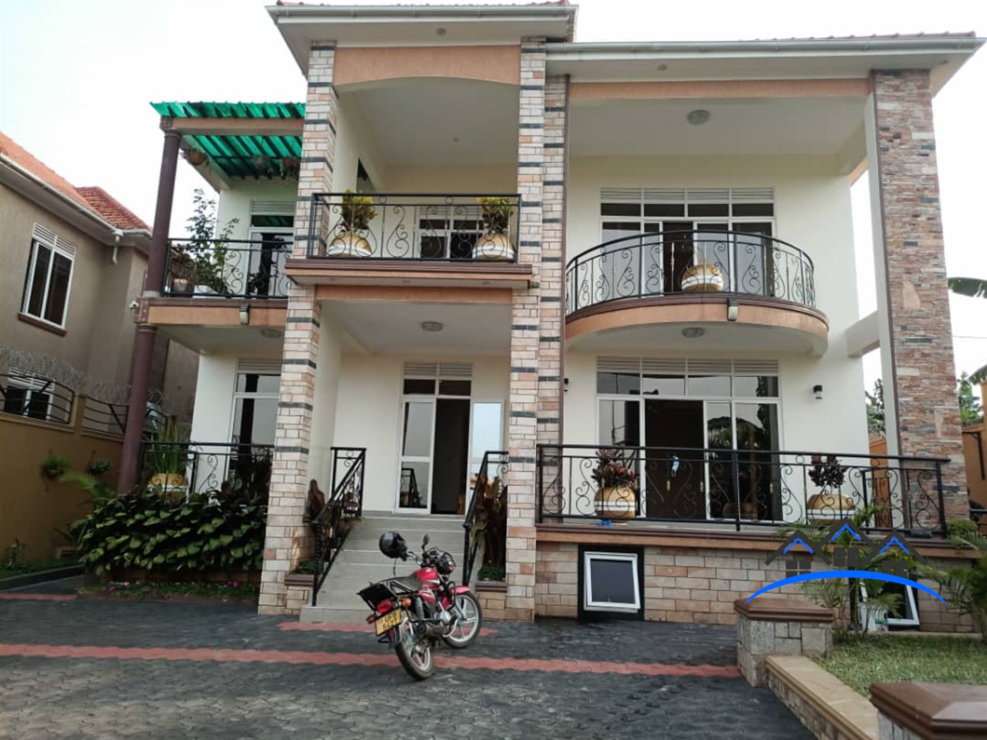 Duplex for sale in Kyanja Wakiso