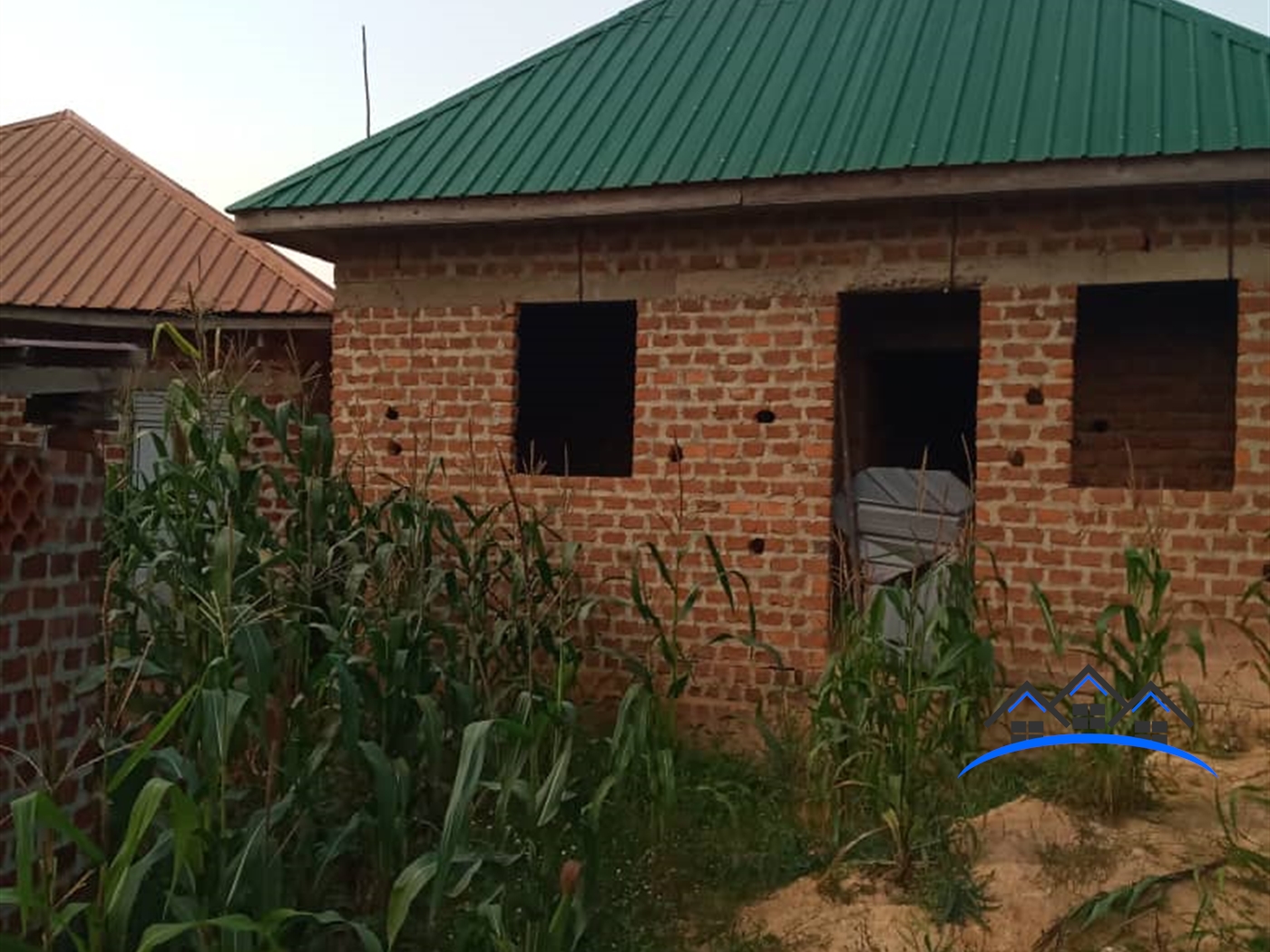 Shell House for sale in Wobulenzi Wakiso