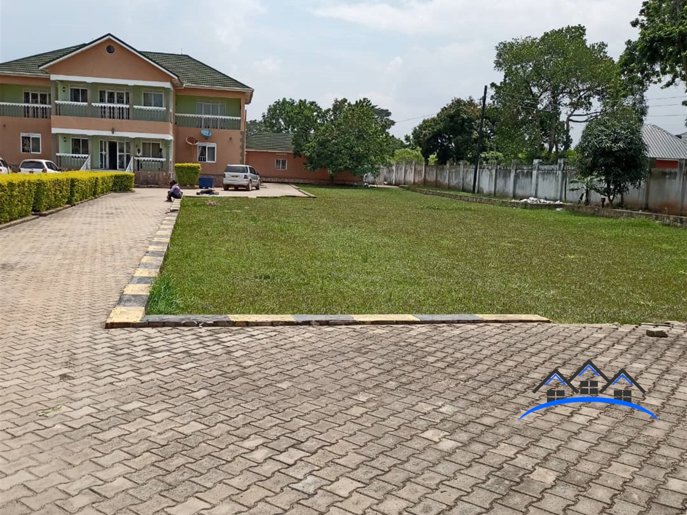 Mansion for sale in Kigo Wakiso