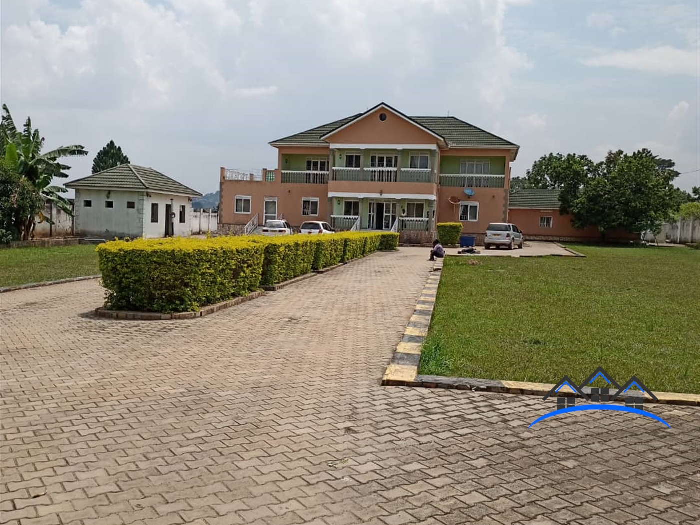 Mansion for sale in Kigo Wakiso