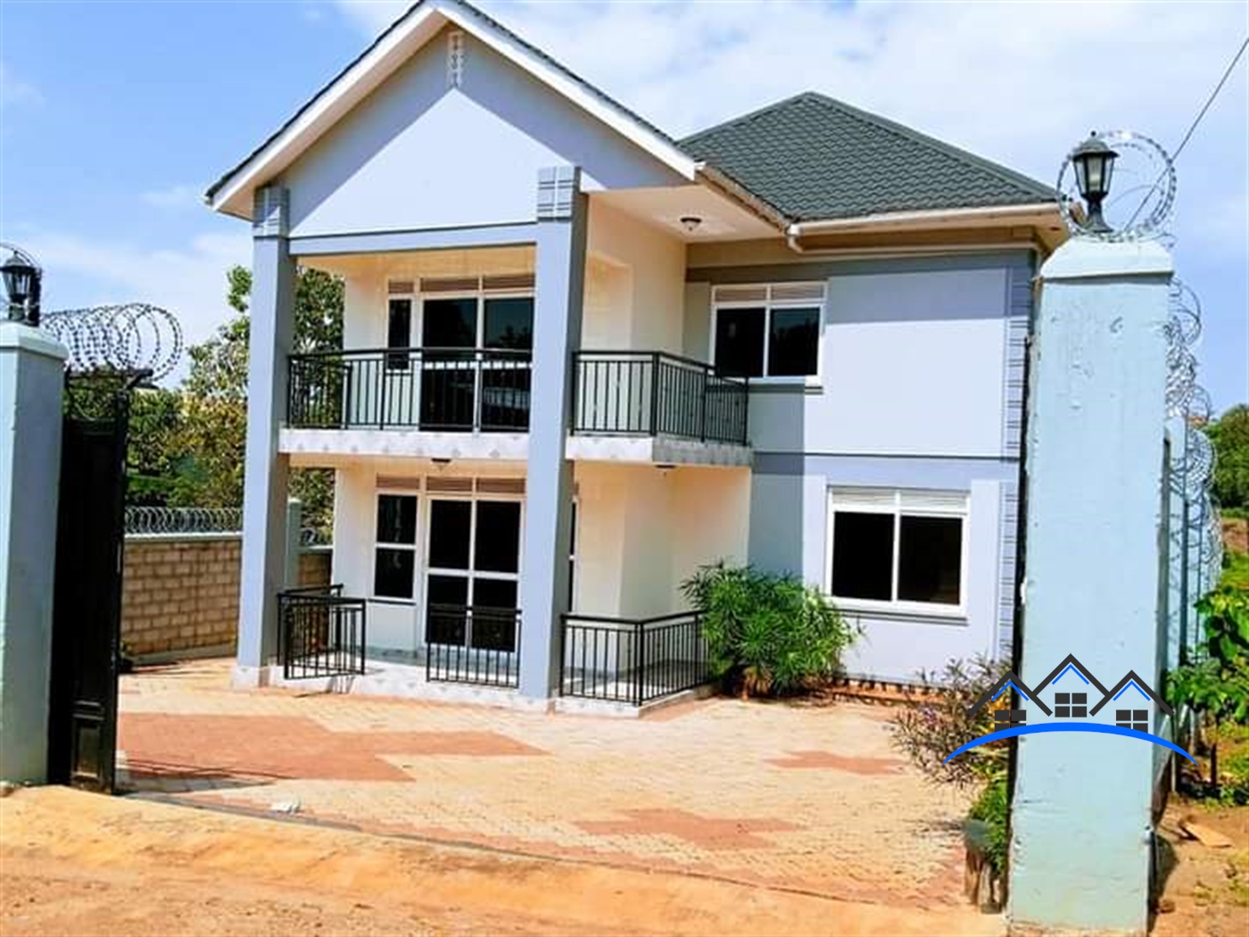 Storeyed house for sale in Kitende Wakiso