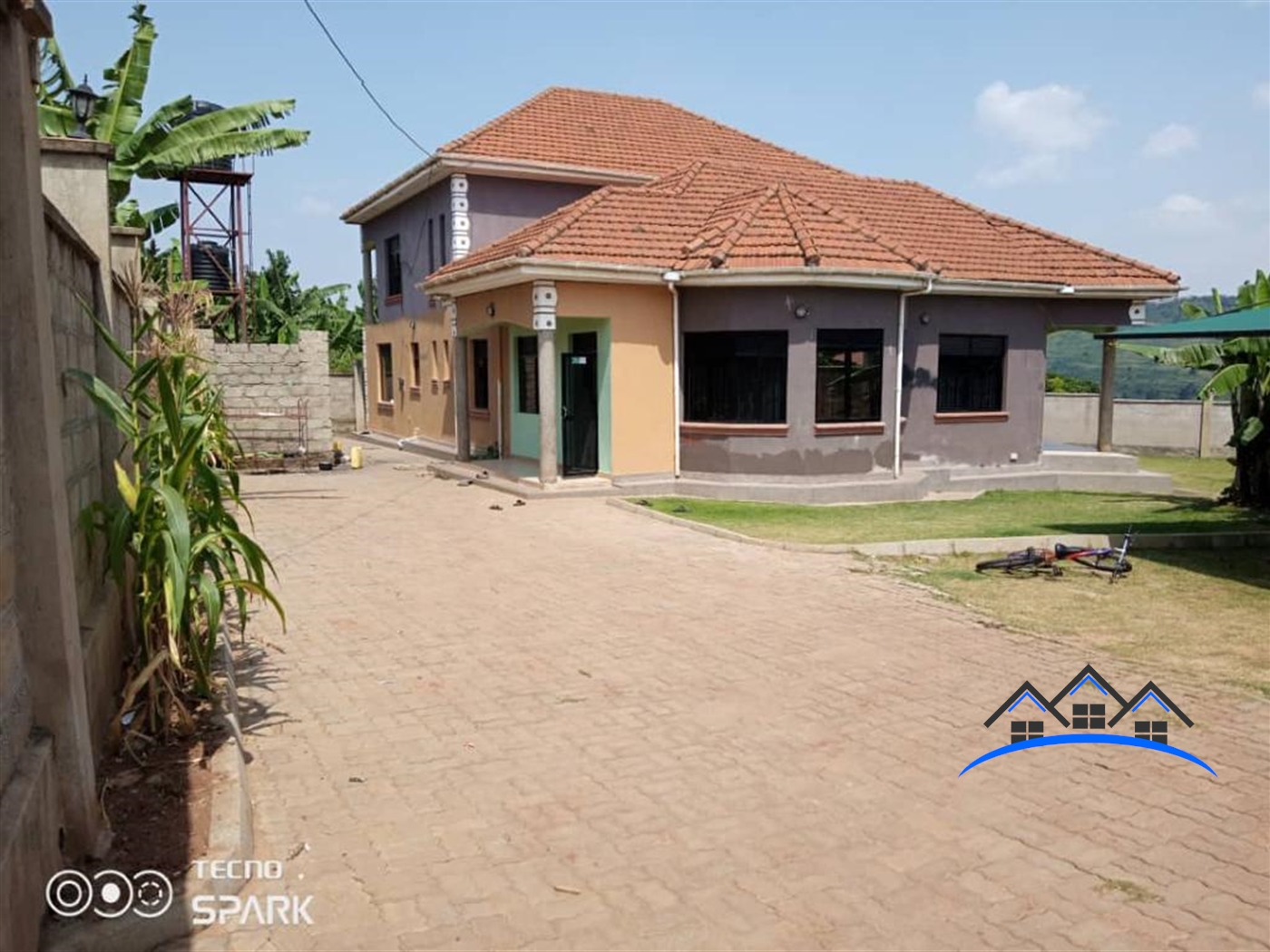 Storeyed house for sale in Lubowa Wakiso