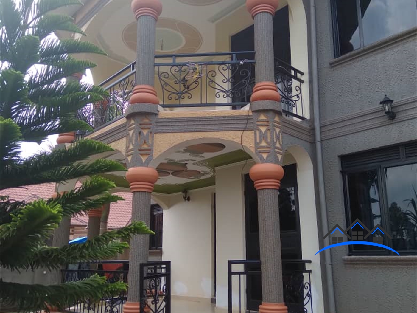 Storeyed house for sale in Kitende Wakiso