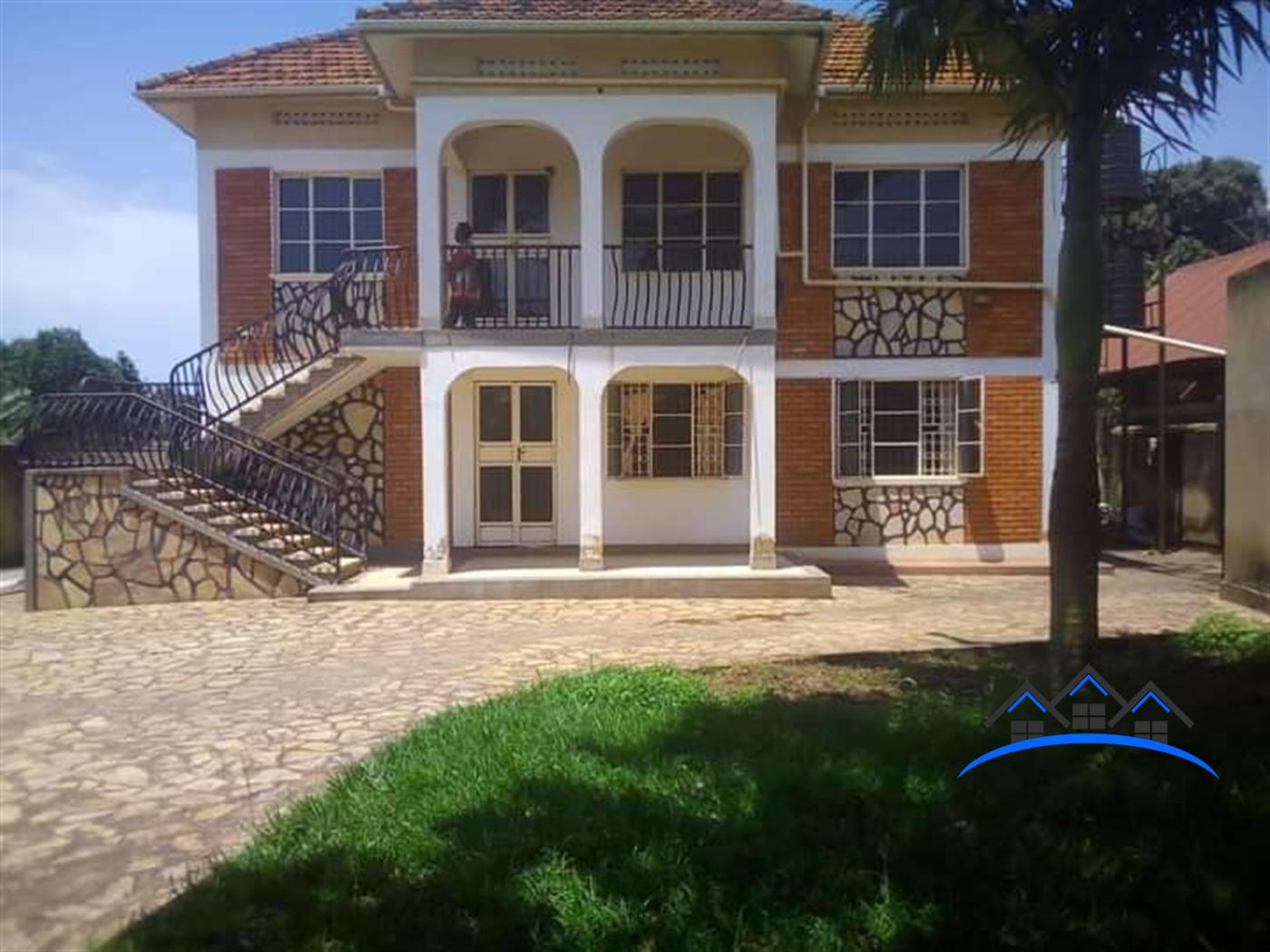 Storeyed house for sale in Kyengela Wakiso