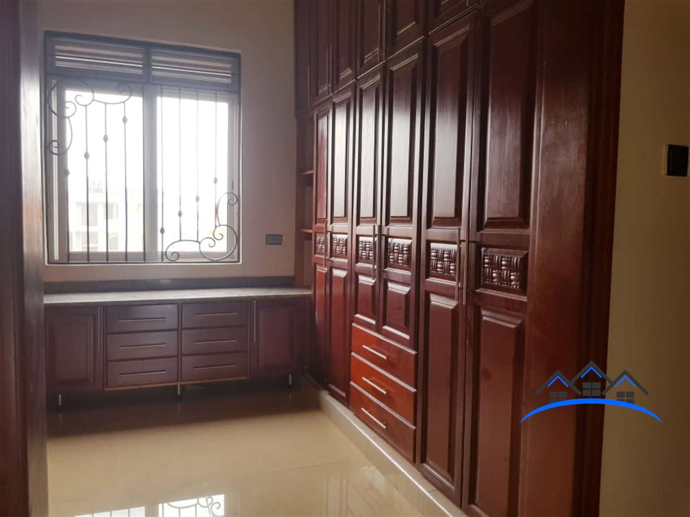 Mansion for sale in Munyonyo Kampala