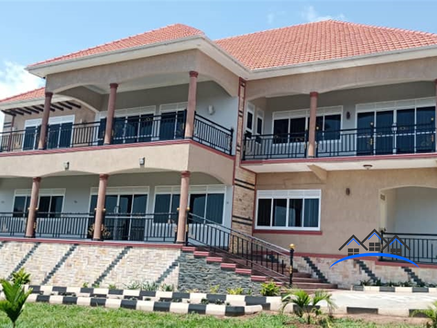 Mansion for sale in Bwebajja Wakiso