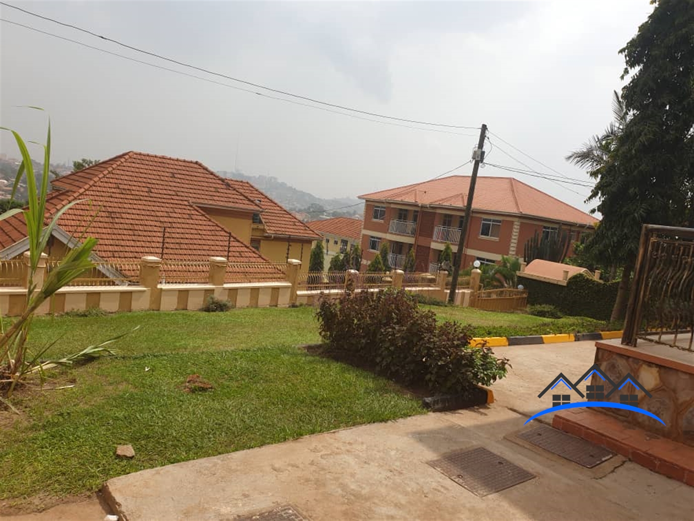 Storeyed house for sale in Kulambilo Wakiso