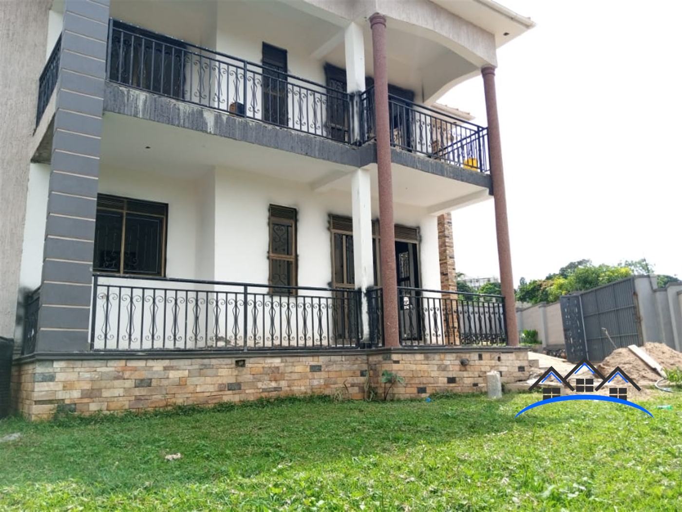 Storeyed house for sale in Bwebajja Wakiso