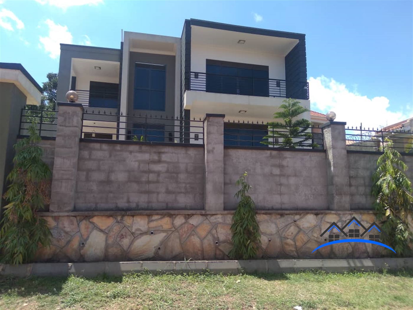 Storeyed house for sale in Seguku Wakiso